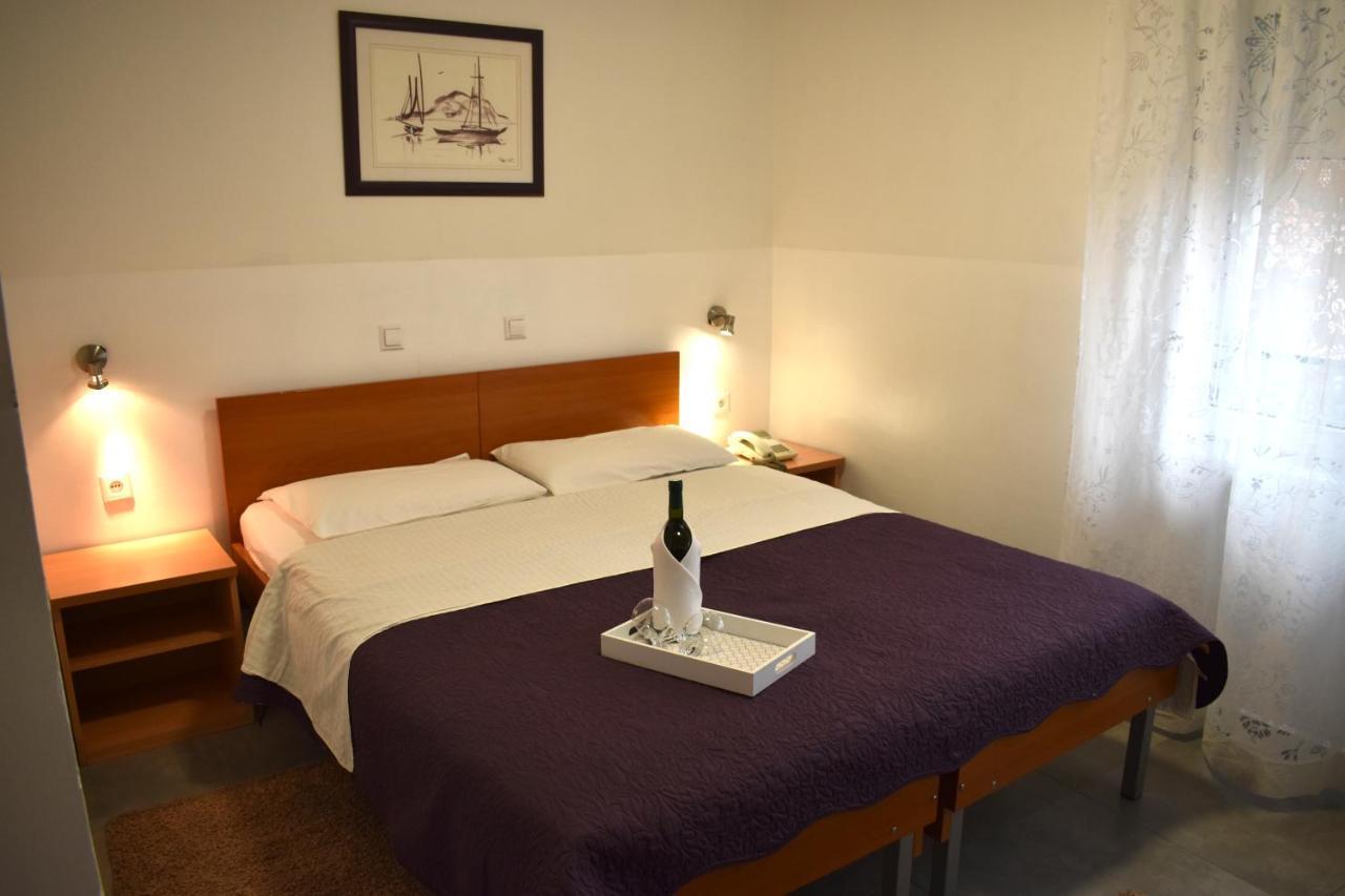 Hotel Fala ซาเกร็บ ภายนอก รูปภาพ