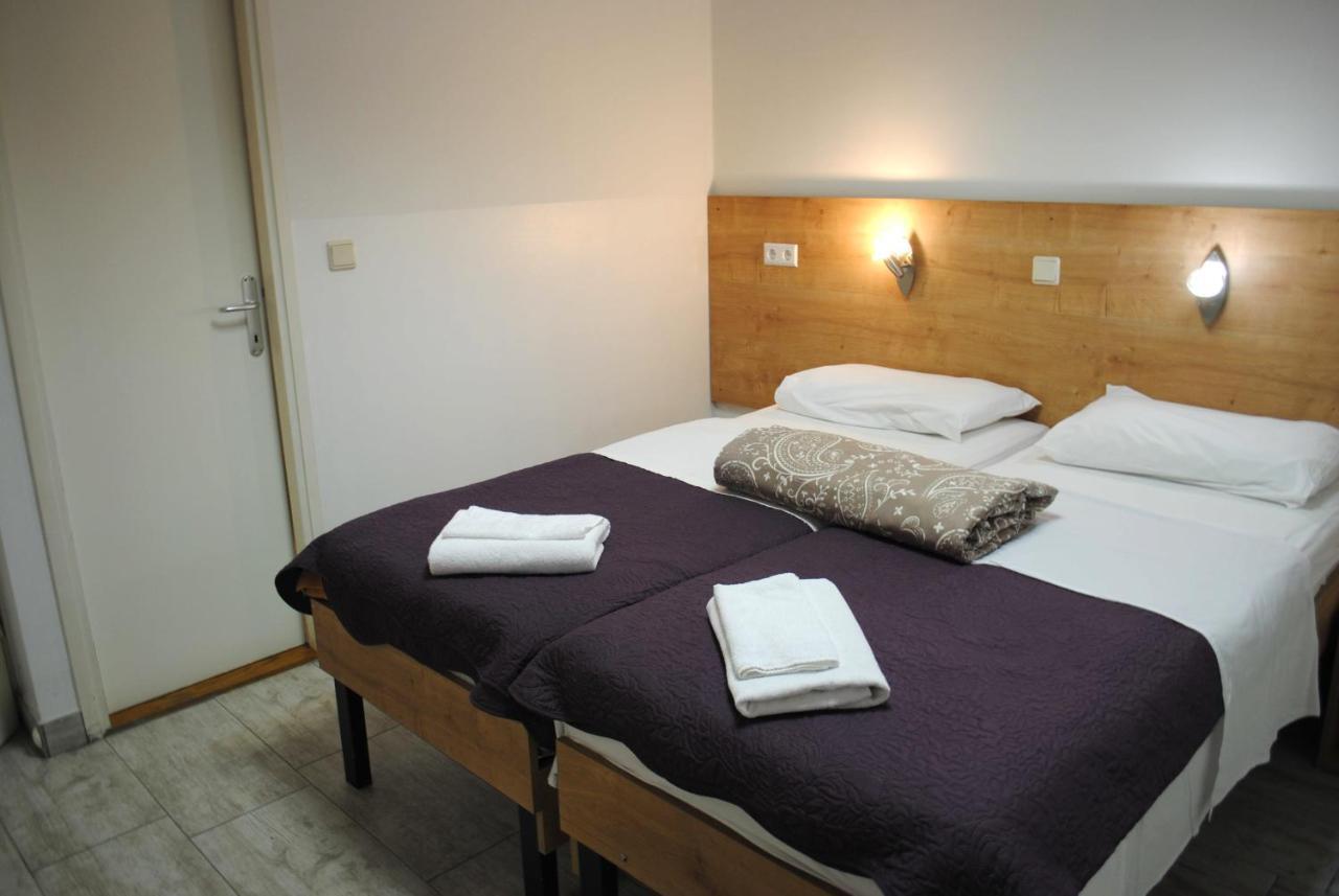 Hotel Fala ซาเกร็บ ภายนอก รูปภาพ