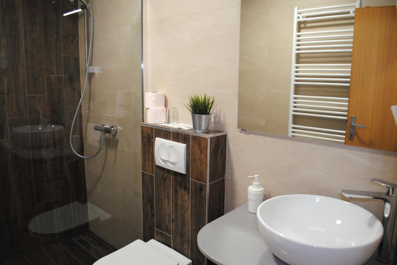 Hotel Fala ซาเกร็บ ภายนอก รูปภาพ